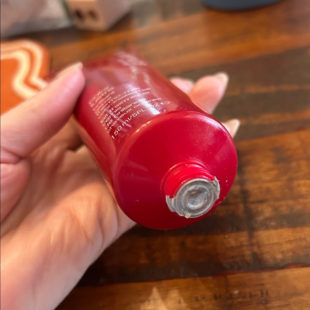 *Discontinued* Shu Uemura Color Lustre Brilliant Glaze Thermo Milk - Picture 2 of 4